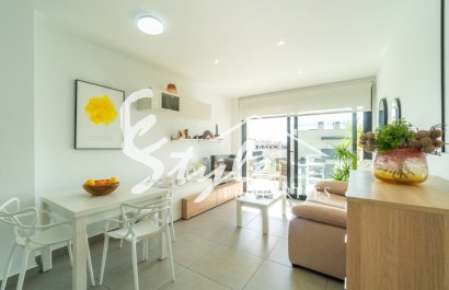 Comprar apartamento con piscina en Villamartin cerca del golf. ID 6332