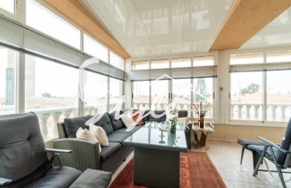 Buy apartment with pool close to the sea in Playa Flamenca, Orihuela Costa. ID: 6333