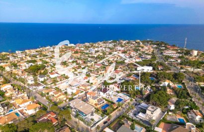 For Sale Luxury Villa Just 300 Meters from the Sea in Cabo Roig, Orihuela Costa, Costa Blanca. ID2840