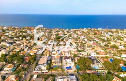 Resale - Villa - Cabo Roig