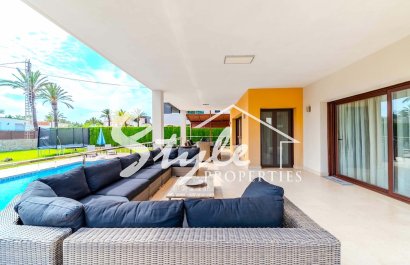 Resale - Villa - Cabo Roig