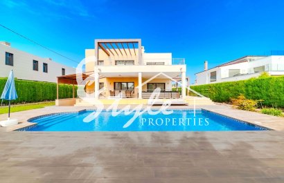 For Sale Luxury Villa Just 300 Meters from the Sea in Cabo Roig, Orihuela Costa, Costa Blanca. ID2840