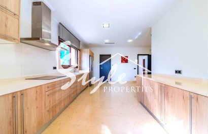 Resale - Villa - Cabo Roig