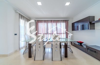 Resale - Villa - Cabo Roig