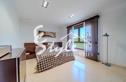 Resale - Villa - Cabo Roig