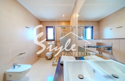 Resale - Villa - Cabo Roig