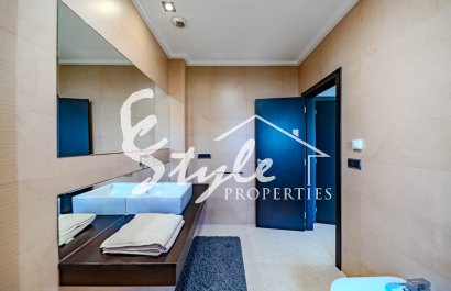 Resale - Villa - Cabo Roig