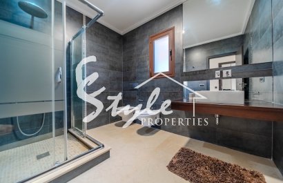 Resale - Villa - Cabo Roig