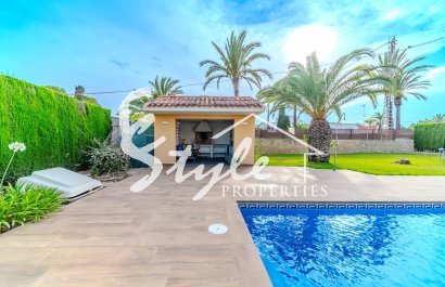 Resale - Villa - Cabo Roig