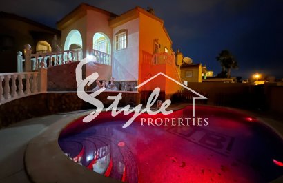 Comprar villa en Ciudad Quesada cerca del mar. ID ST-6338