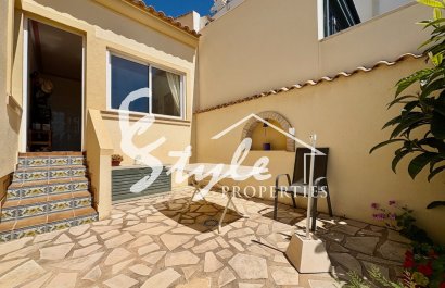 Resale - Villa - Villamartin