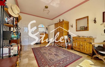 Resale - Villa - Villamartin