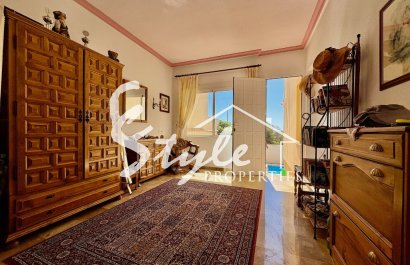Resale - Villa - Villamartin