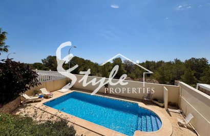 Resale - Villa - Villamartin