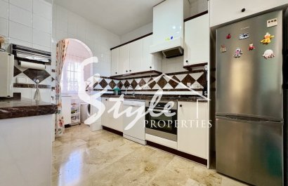 Buy independent chalet with pool and garden in Villamartin close to golf course. ID 6339