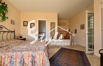 Resale - Villa - Villamartin