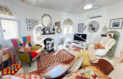 A la venta villa de 4 dormitorios en La Zenia, Orihuela Costa, ID2855