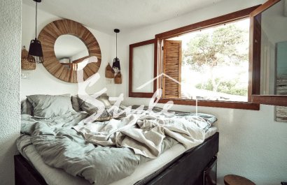 Продаётся классическая испанская вилла недалеко от пляжа в Пунта Прима, Коста Бланка, Испания. ID1707