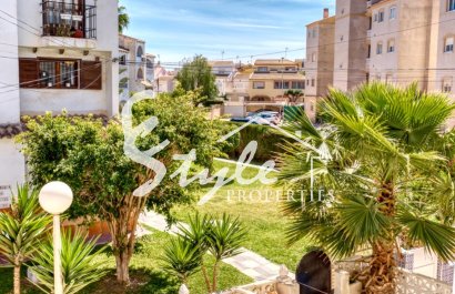 Купить полу-отдельный дом с садом и бассейном в Торревьехе. ID 6342