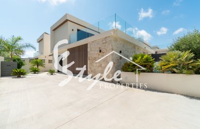 Продается новая вилла в Лос Балконес, Торревьеха, Коста Бланка, Испания. ID2832