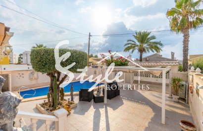 Дом на продажу у моря в Плая Фламенка, Ориуэла Коста, Коста Бланка, Испания. ID1951