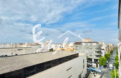 Buy penthouse apartment in Costa Blanca steps from the sea and beach in Torrevieja, Playas del Cura y Los Locos. ID: ST-6344