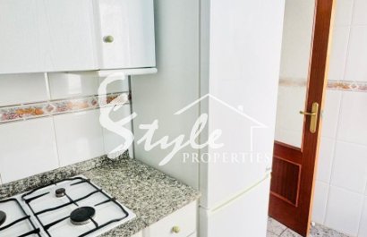 Buy penthouse apartment in Costa Blanca steps from the sea and beach in Torrevieja, Playas del Cura y Los Locos. ID: ST-6344