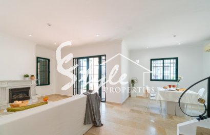 Купить отдельное шале с бассейном и садом около гольфа в  Вильямартин. ID ST-6345