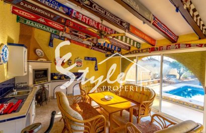 Продается дом с бассейном и садом в Кесаре, Аликанте, Коста Бланка, ИспанияI.D2836