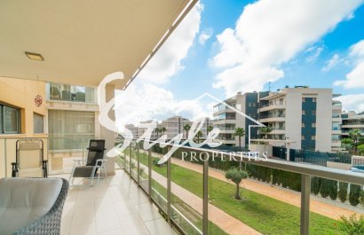 Comprar apartamento con piscina en Villamartin cerca del golf. ID 6352