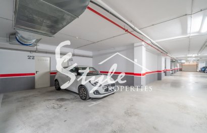 Comprar apartamento con piscina en Villamartin cerca del golf. ID 6352