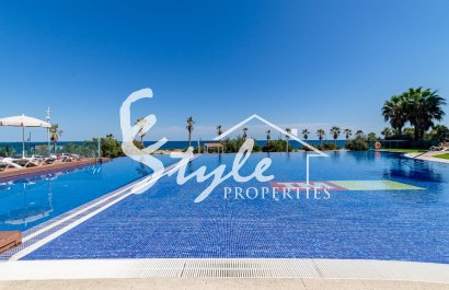 Продаётся квартира на первой линии в комплексе Sea Senses, Пунта Прима, Коста Бланка. ID1954