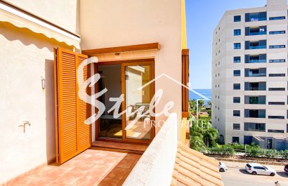 For sale beach side  south facing apartment in Parque Recoleta, Punta Prima, Torrevieja, Costa Blanca,Spain. ID3533