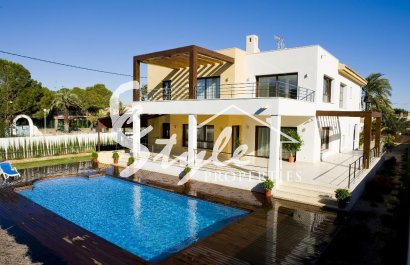 Resale - Villa - Cabo Roig