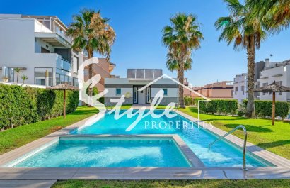 for sale top floor modern  apartment in Amay, Punta Prima, Orihuela Costa, Costa Blanca, Spain. ID2685