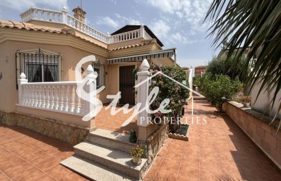 Купить виллу в Альморади, Коста Бланка. ID: ST-6355