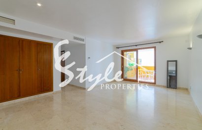 Продаётся квартира с окнами на юг и видом на бассейн в Ла Реколета, Пунта Прима, Коста Бланка. ID3044