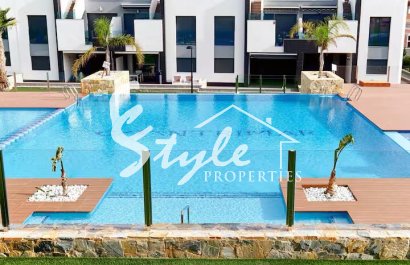 Top floor apartment for sale in ¨Oasis Beach¨,Punta Prima, Orihuela Costa,  Alicante,Costa Blanca, Spain. ID2596