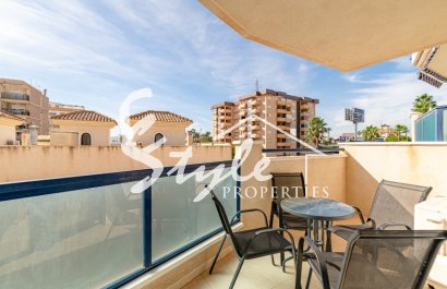 Se vende apartamento de 2 dormitorios con vistas al mar en La Zenia, Costa Blanca, España. ID2878