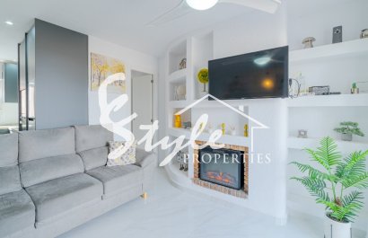 Продаётся отремонтированный триплекс в нескольких шагах от моря в Мар Азуль, Торревьеха, Коста Бланка. ID1950