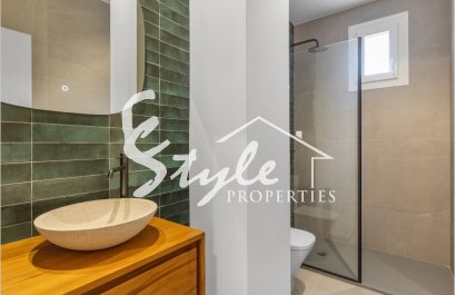 Новые квартиры на первом этаже на продажу недалеко от моря в Торревьехе, Коста Бланка, Испания, ON1901