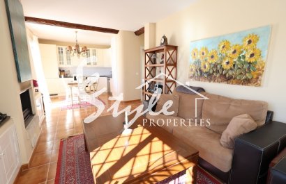 Купить семейный таунхаус с видом на море недалеко от пляжа в Lomas de Campoamor. ID ST-6357