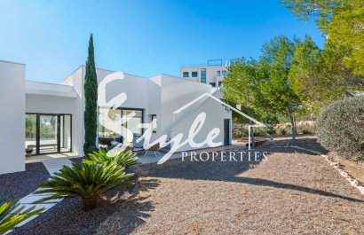 Resale - Villa - Las Colinas - Las Colinas Golf