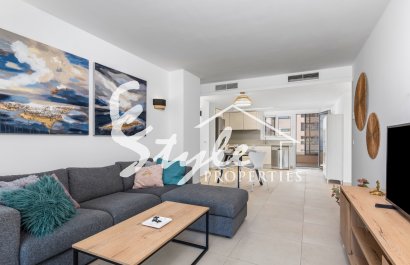Resale - Apartment - Orihuela Costa  - Punta Prima