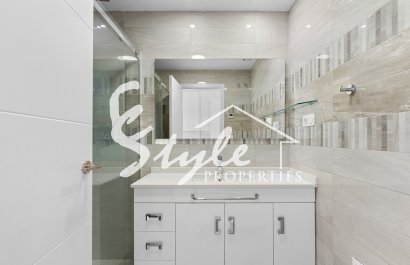 Resale - Apartment - Orihuela Costa  - Punta Prima