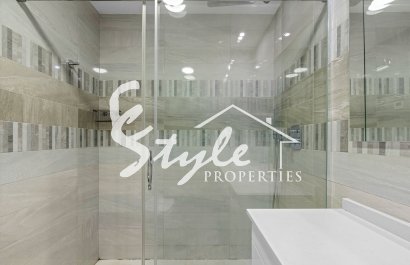 Resale - Apartment - Orihuela Costa  - Punta Prima