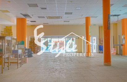 Вторичное жилье - Commercial - Torrevieja - Торревьеха