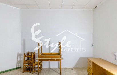 Вторичное жилье - Commercial - Torrevieja - Торревьеха