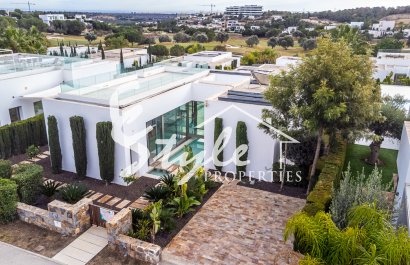 Resale - Villa - Las Colinas - Las Colinas Golf