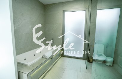 Resale - Villa - Las Colinas - Las Colinas Golf